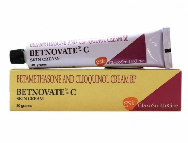 A box and a tube of Betamethasone (0.1%) + Clioquinol (3%) Cream